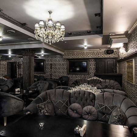 Premium Hotel Chernivtsi Exterior photo