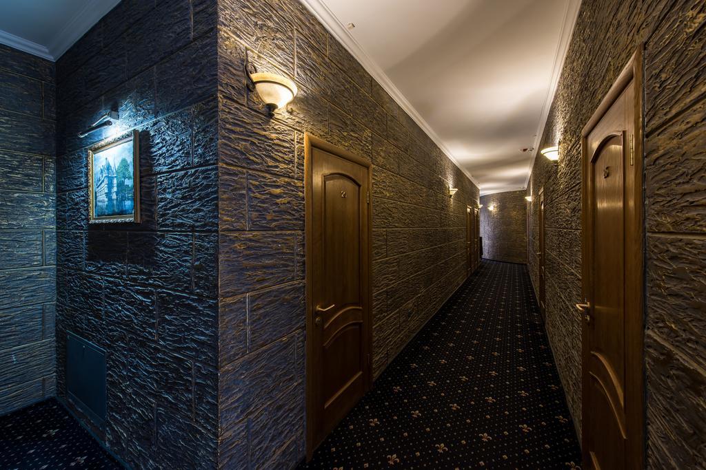 Premium Hotel Chernivtsi Exterior photo
