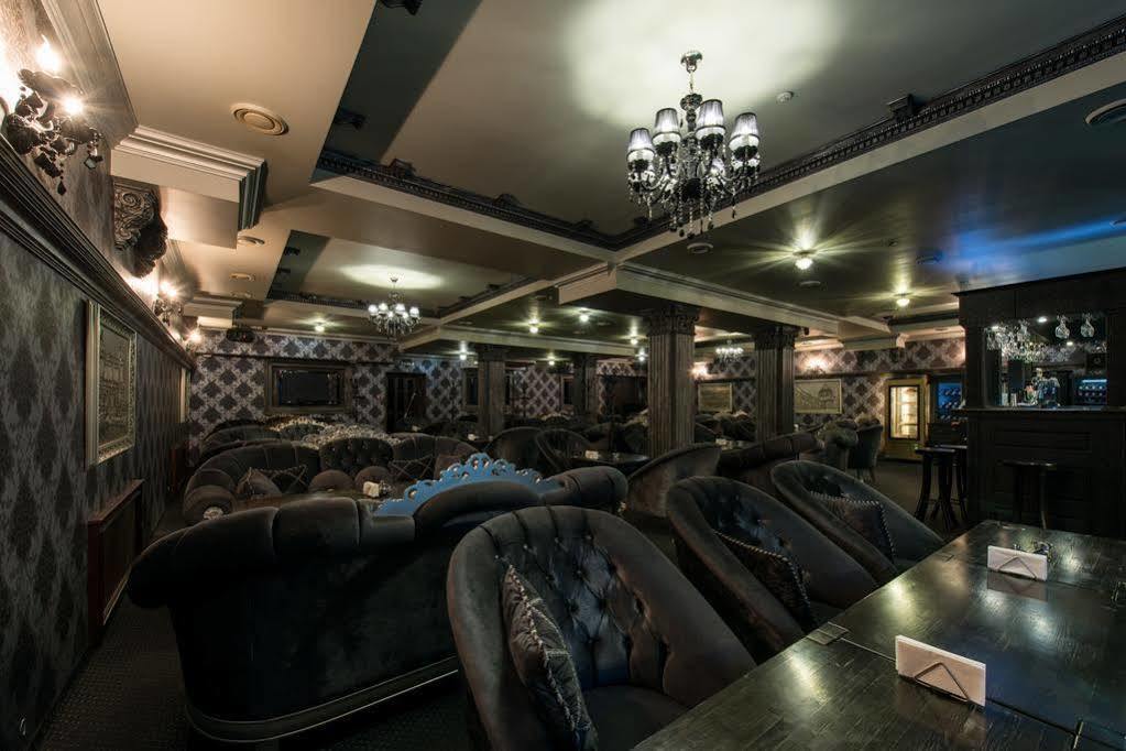 Premium Hotel Chernivtsi Exterior photo